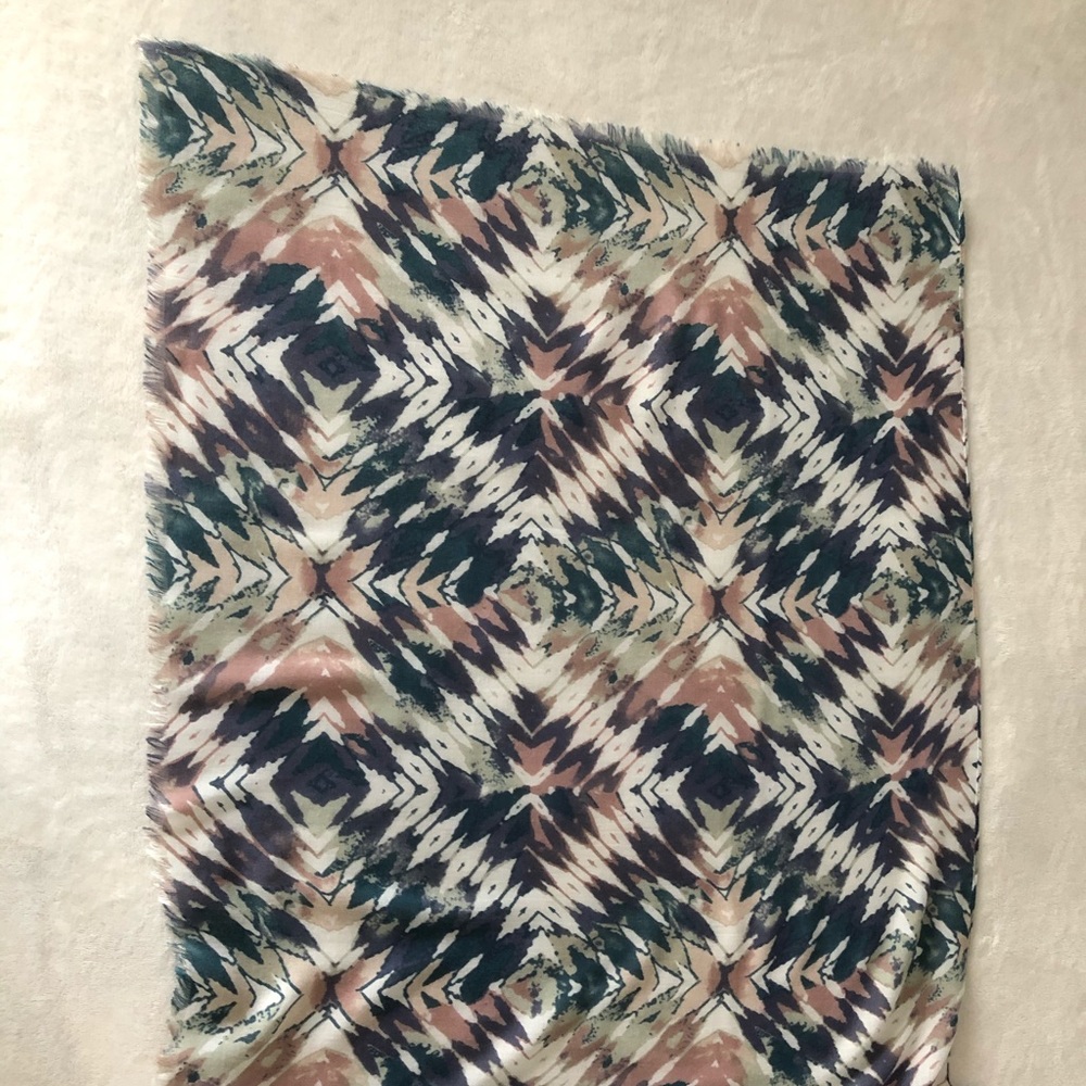 Multi-coloured light weight wrap - Picture 6 of 6